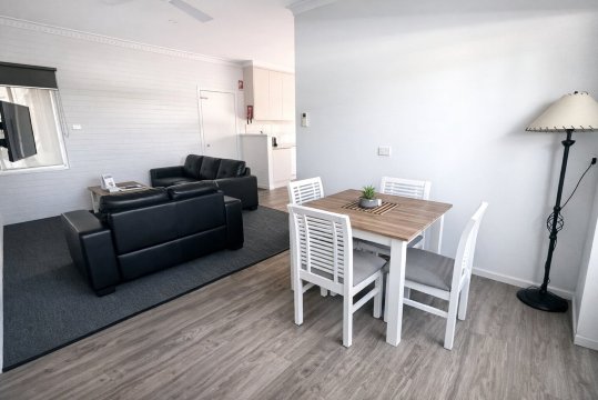 加莱街汽车旅馆和别墅-客卧