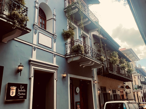 伊莎贝拉套房酒店主图