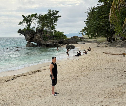 1号和平海滩度假村主图