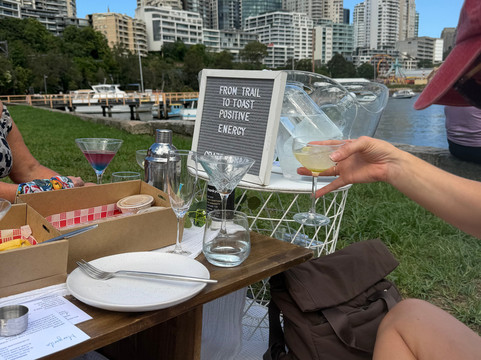 Positive Energy Adventures & Retreats-麦克夸利港必去景点