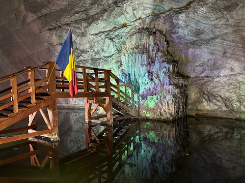 Unirea Salt Mine-斯勒尼克必去景点