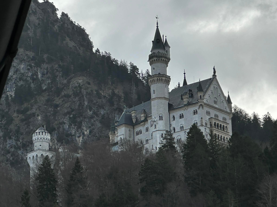 路德维希别墅套房酒店主图