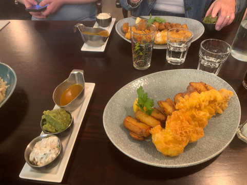 Woodlands Hotel & Pub