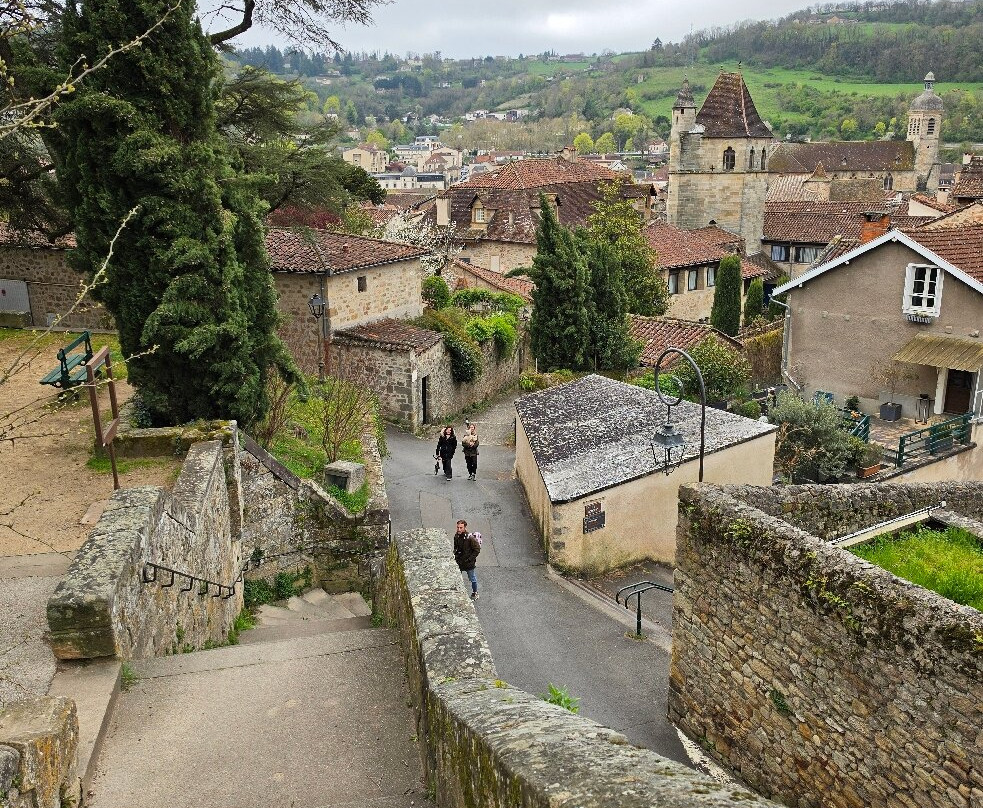Église Notre-Dame-du-Puy-Figeac必去景点