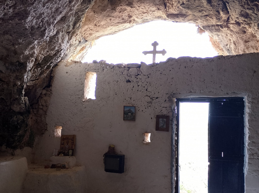 Agioi Saranta Cave Church-普它肋斯必去景点