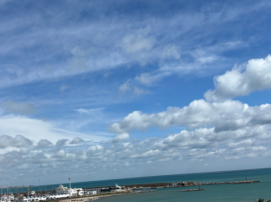 麦地那日光浴及海水浴酒店主图