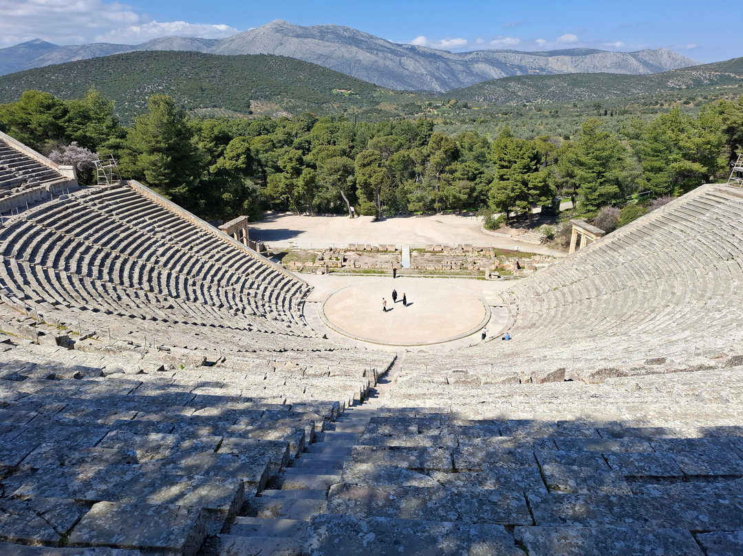 The Ancient Theatre of Epidaurus-埃皮达鲁斯必去景点