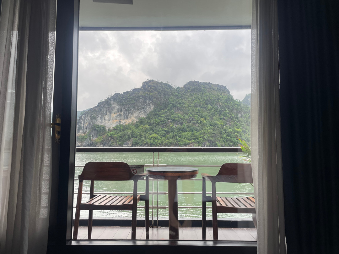 Orchid Cruises-下龙湾必去景点