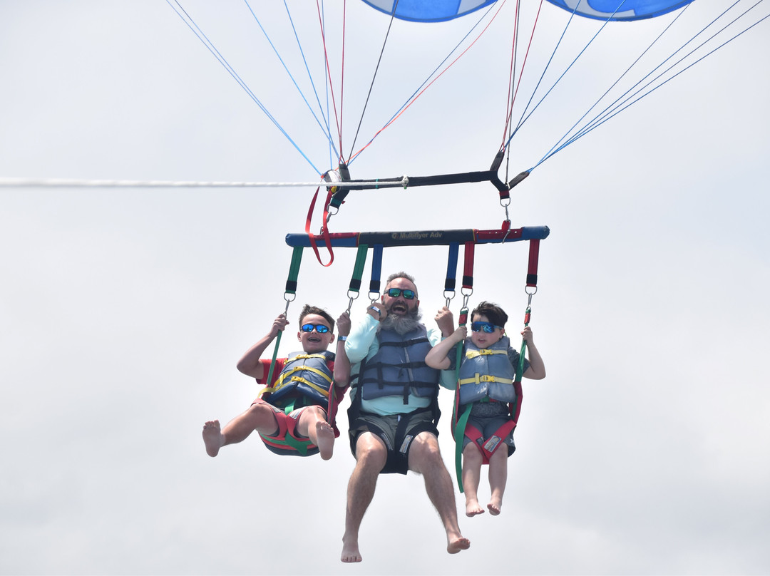 Pleasure Island Parasail-橙色海湾必去景点
