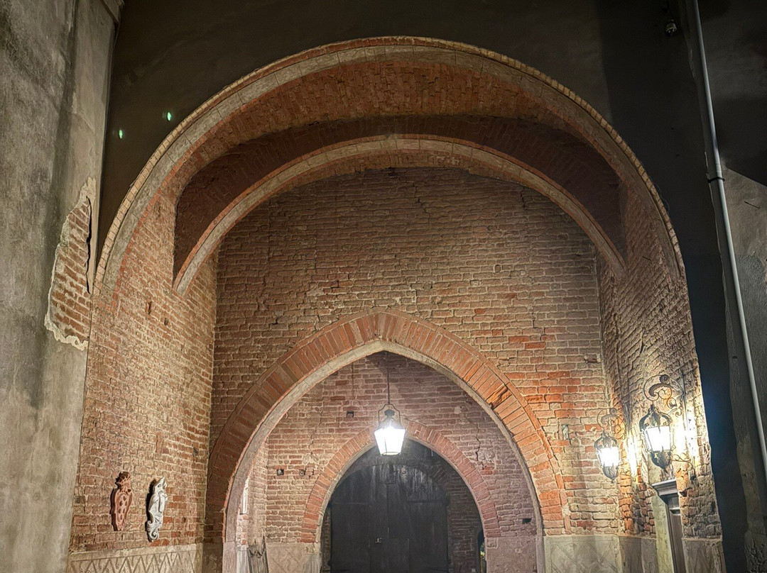 Castello Beccaria-Pieve del Cairo必去景点