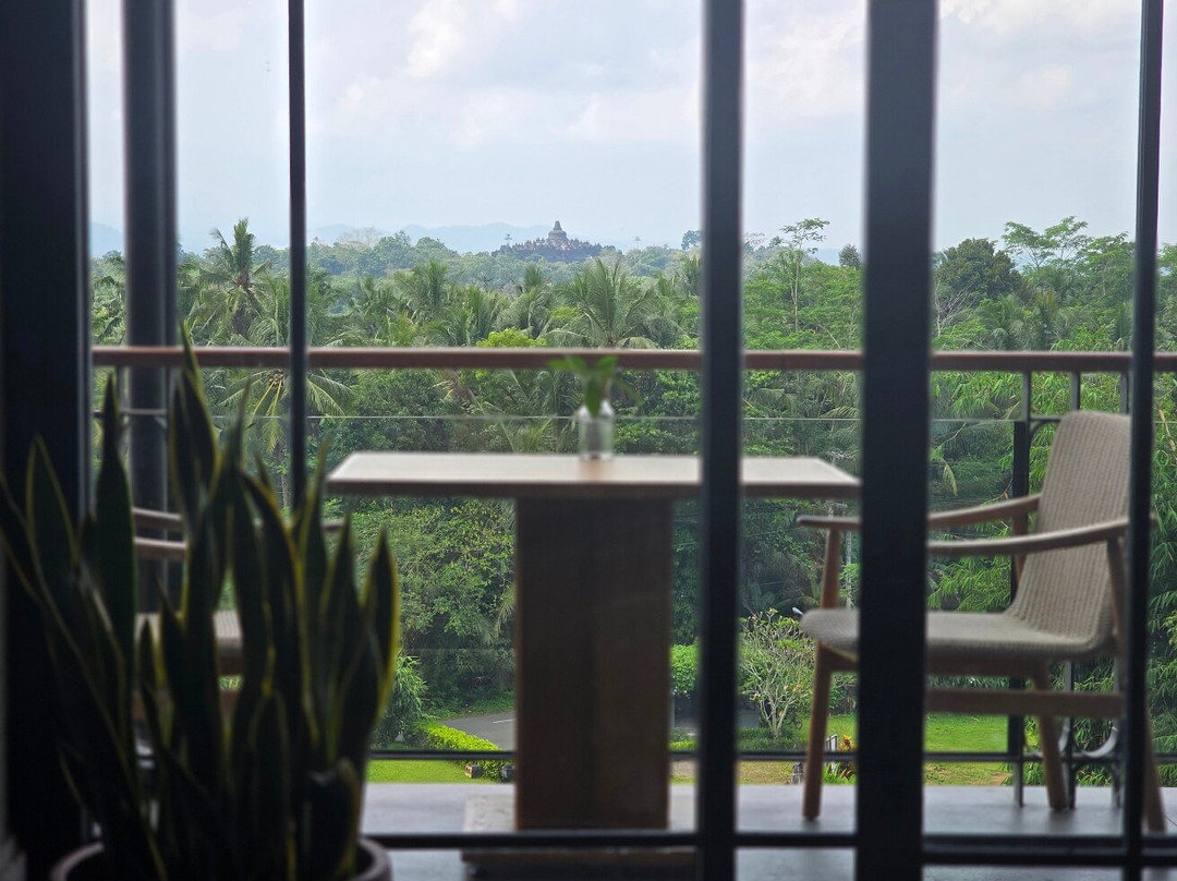 Tiga Dari Borobudur