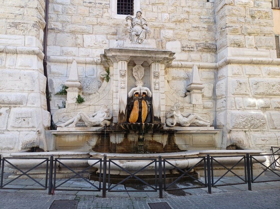 Torre e Fontana della Palata-布雷西亚必去景点