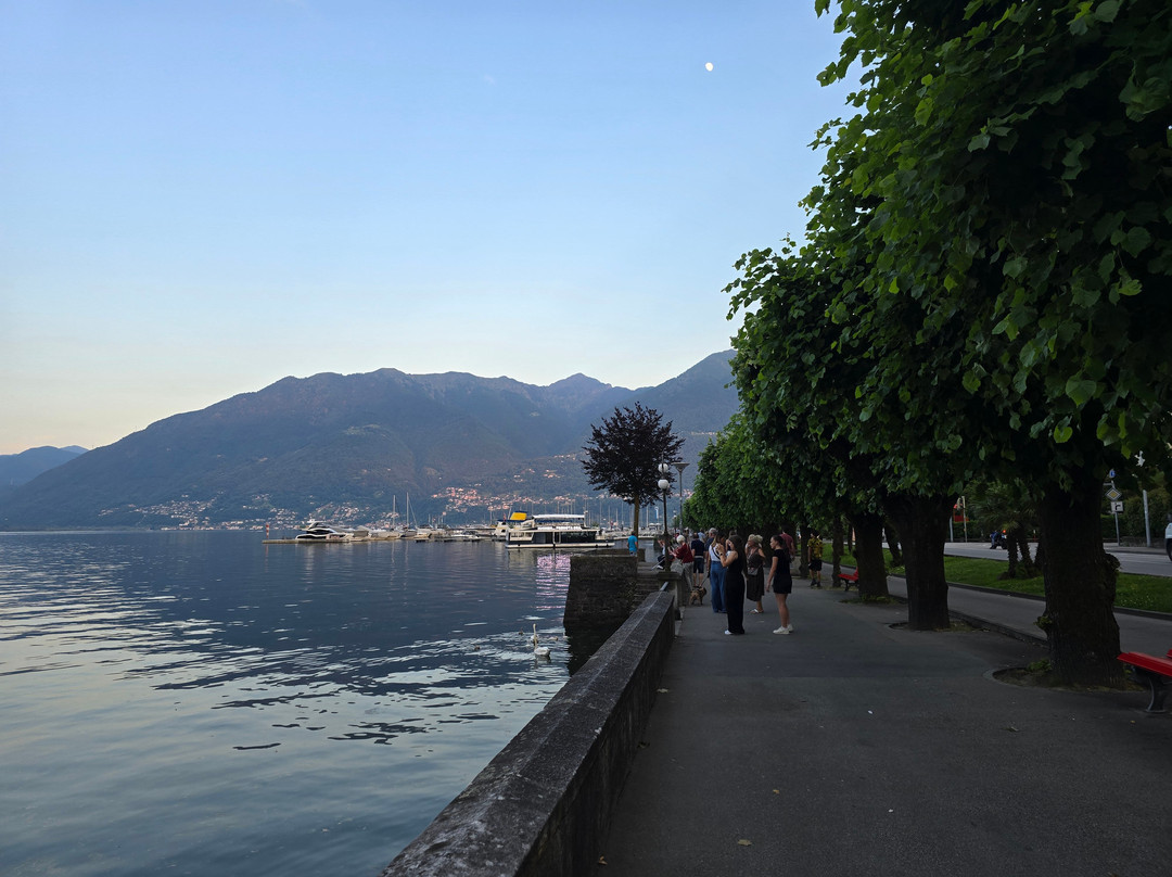 Seepromenade Von Locarno