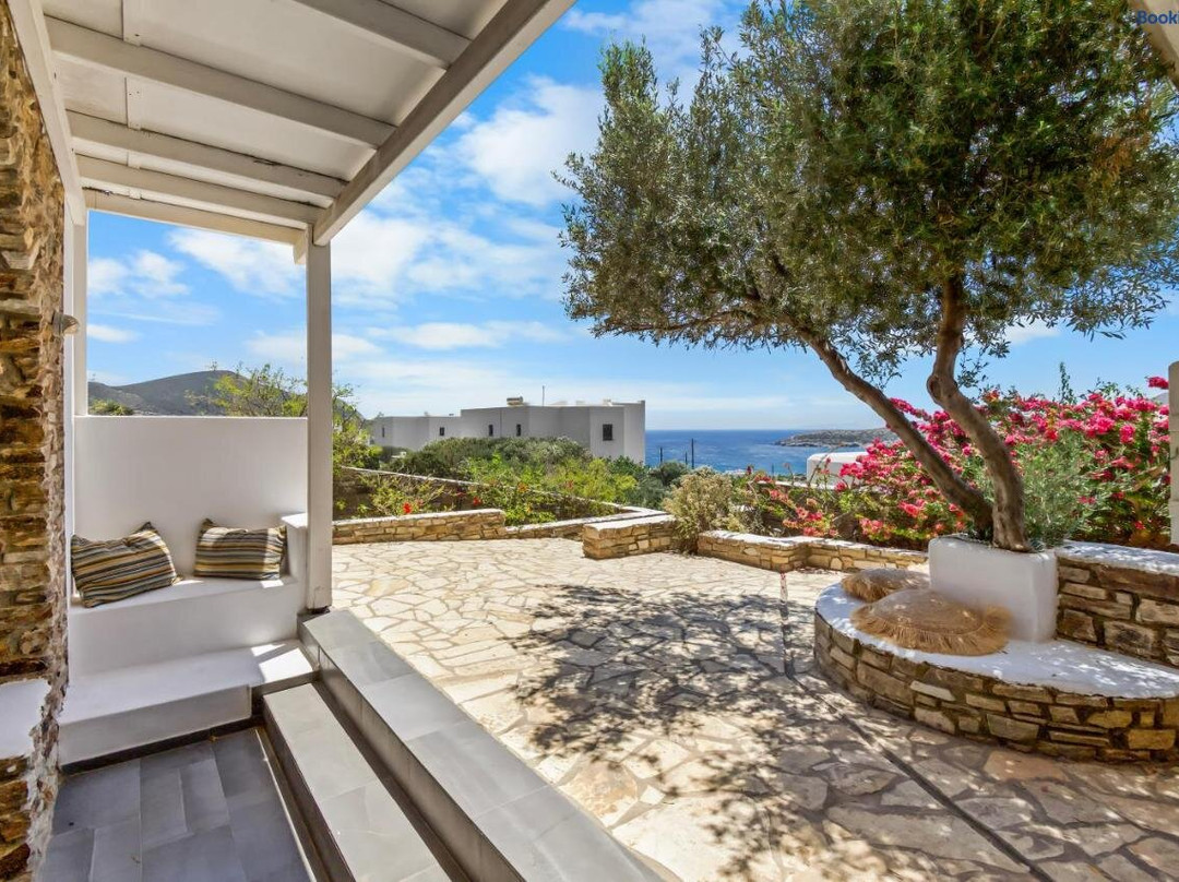 Salty Wind Antiparos Apartments and Studios