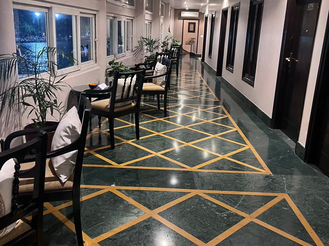 哈立德瓦尔甘加拉哈里休闲酒店主图