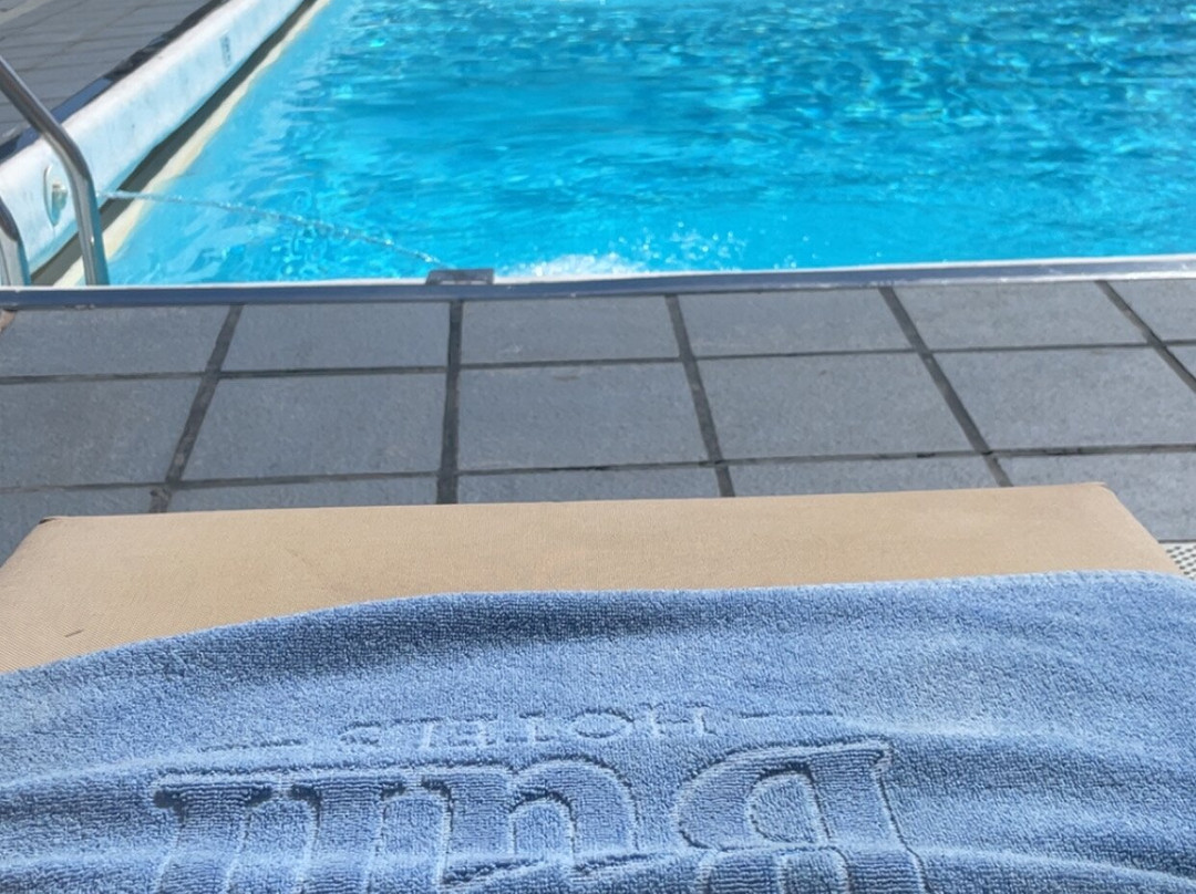 公牛雷纳伊莎贝尔 SPA 酒店主图