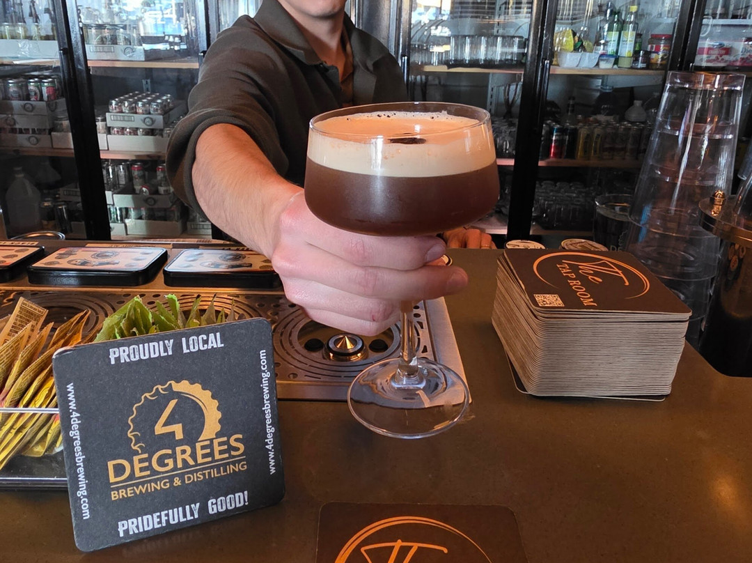 4 Degrees Brewing & Distilling-Smiths Falls必去景点