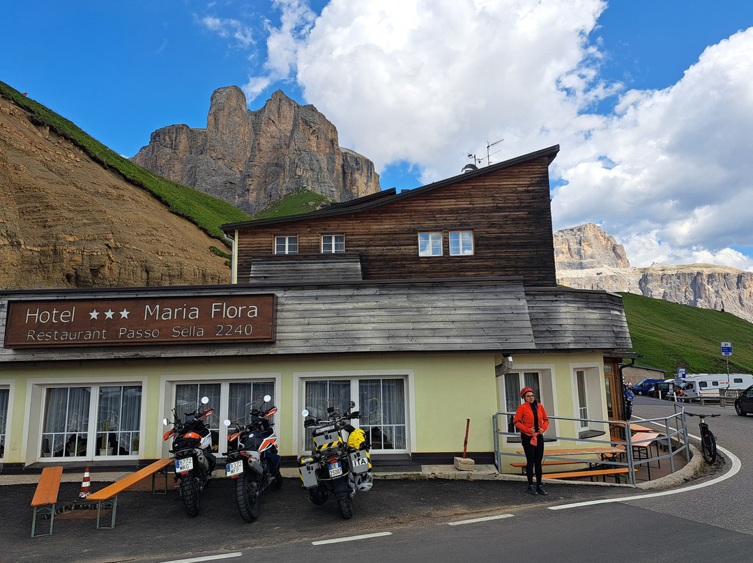 Passo Sella-塞尔瓦迪加尔代纳必去景点
