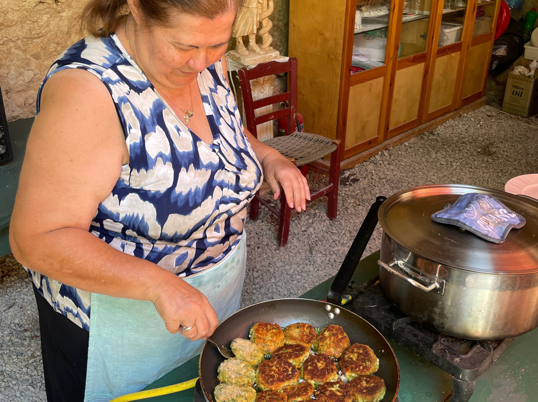Cretan Traditional Cooking Lessons-Vamos必去景点