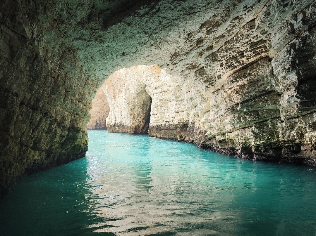 Costante Nicola Agenzia Tour Delle Grotte-佩斯基奇必去景点
