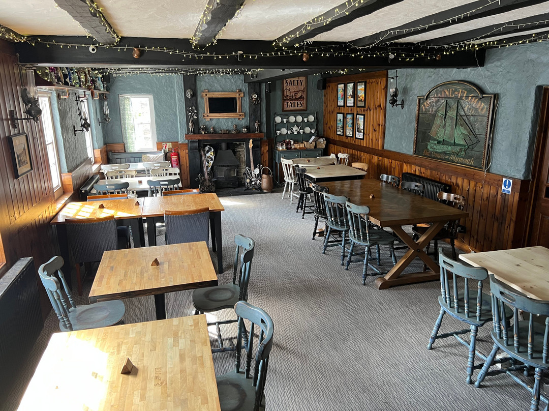 Dolphin Inn