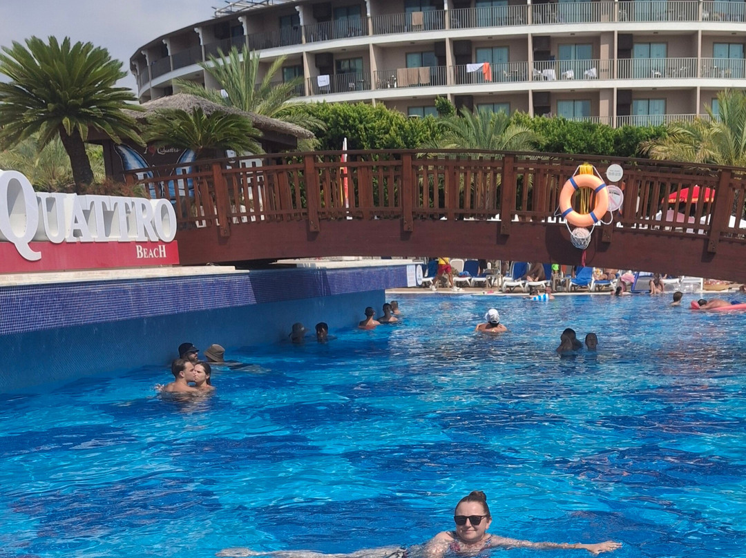 Quattro Beach Spa & Resort Hotel主图