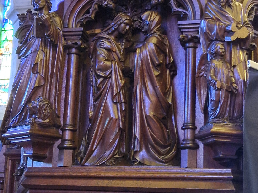 Église de Saint Pierre et Saint Paul-Guise必去景点