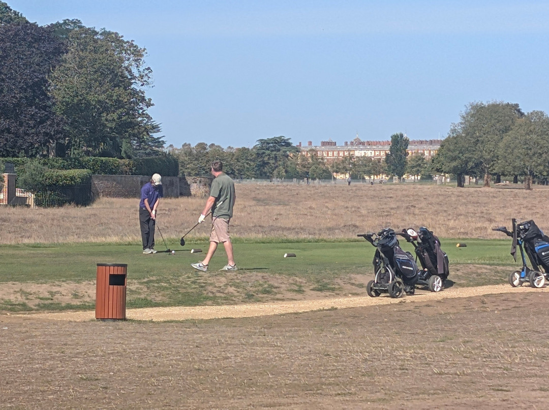 Hampton Court Palace Golf Club-泰晤士河畔金斯敦必去景点