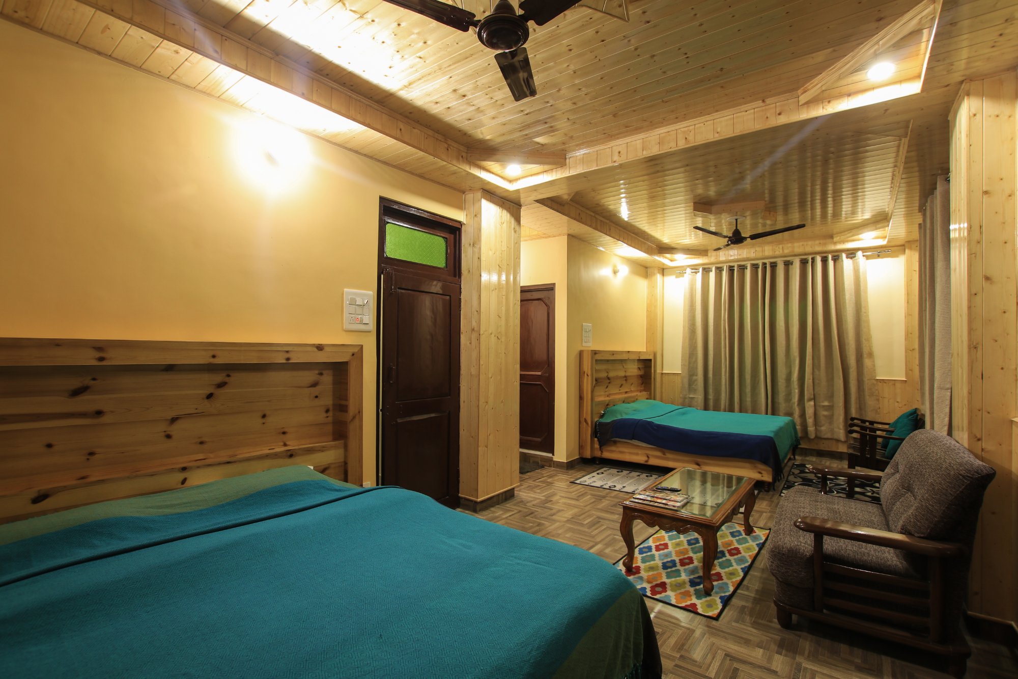 The Rainbow Inn-官方