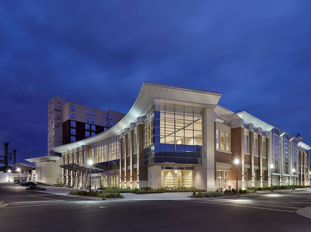 Doubletree By Hilton Lawrenceburg主图