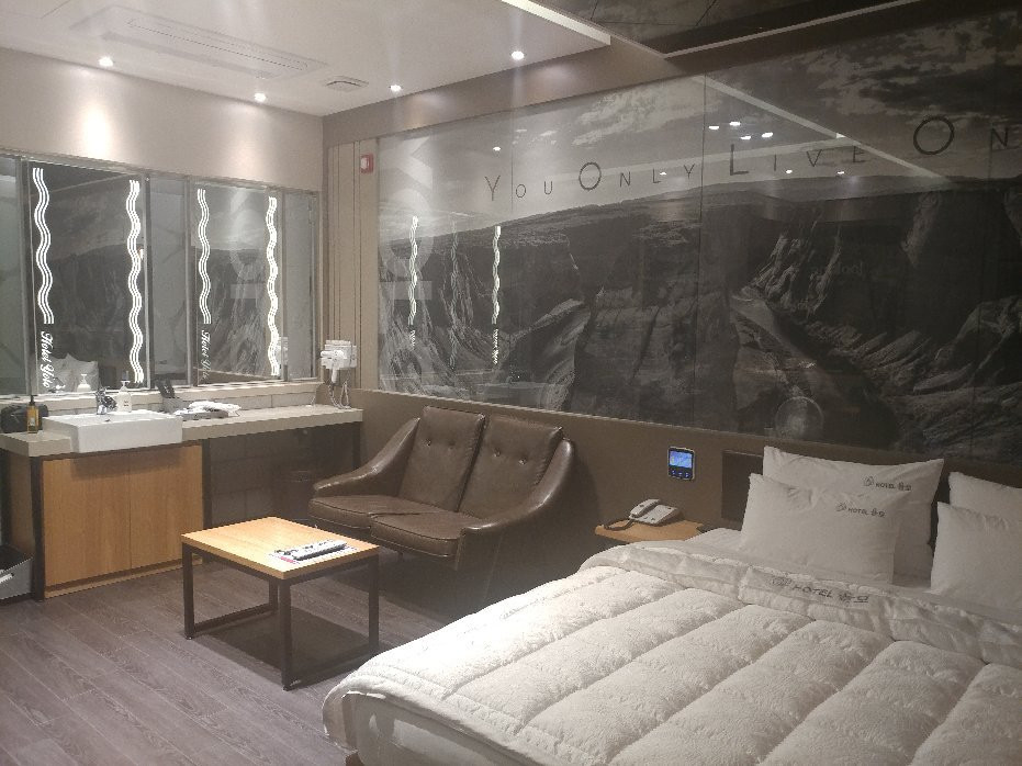 Hotel Yolo