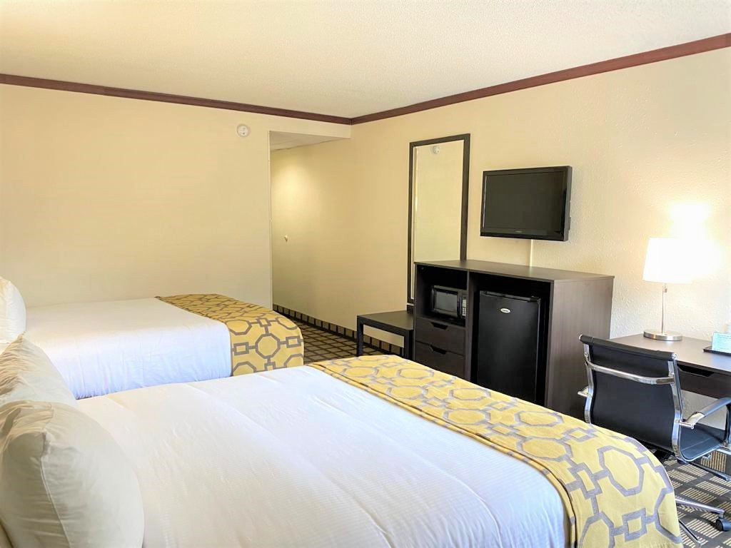 Baymont Inn & Suites Queensbury / Lake George主图