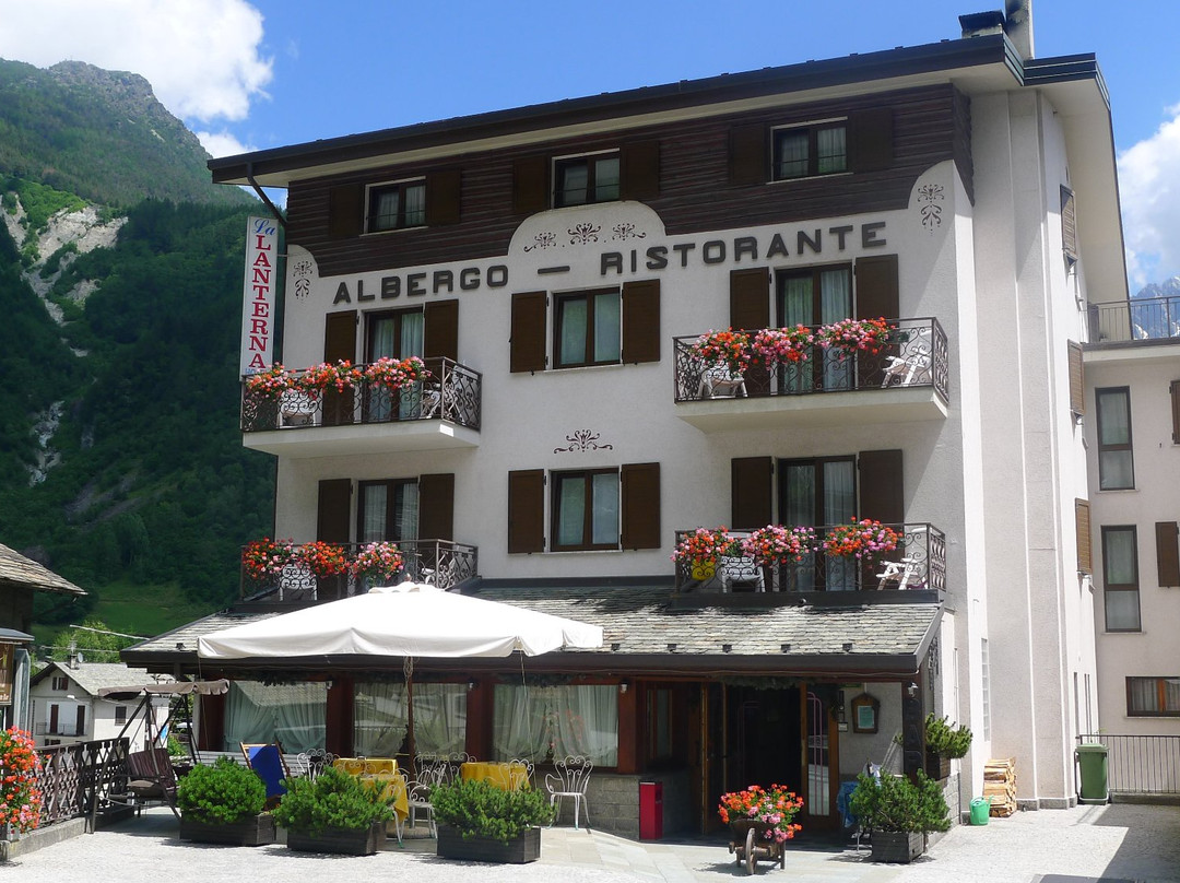 Chiesa In Valmalenco酒店住宿-Hotel La Lanterna