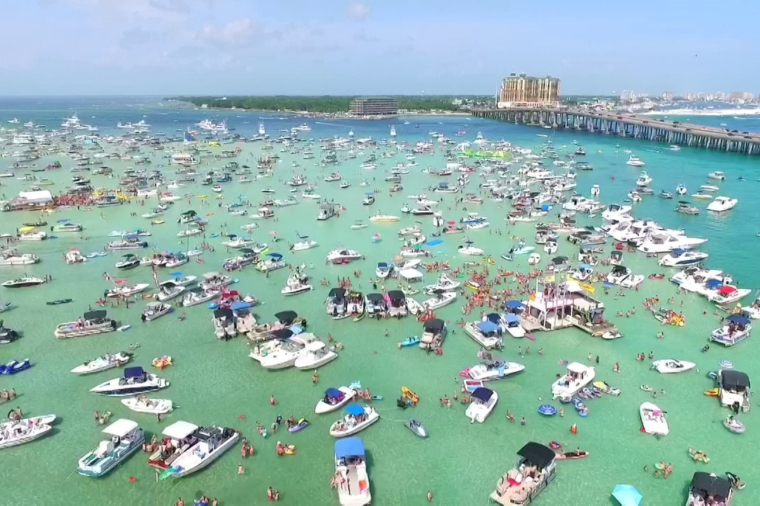 Crab Island Cruises景点图片