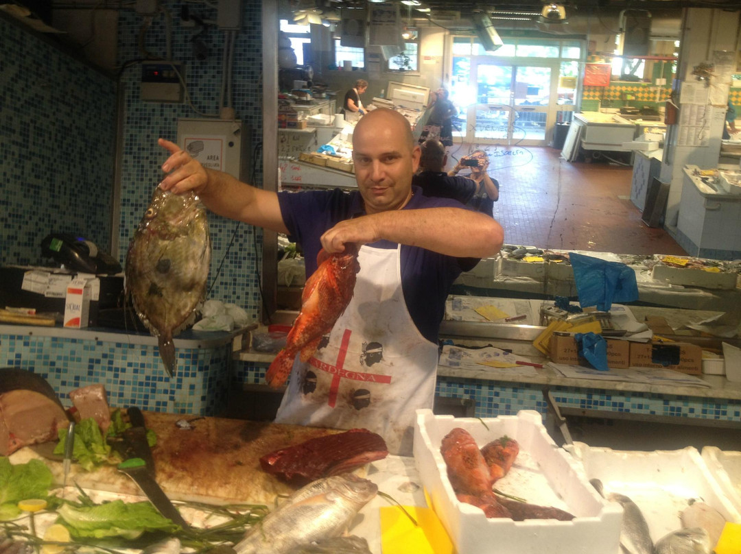 Su Planu旅游景点-Mercato Rionale di Is Mirrionis