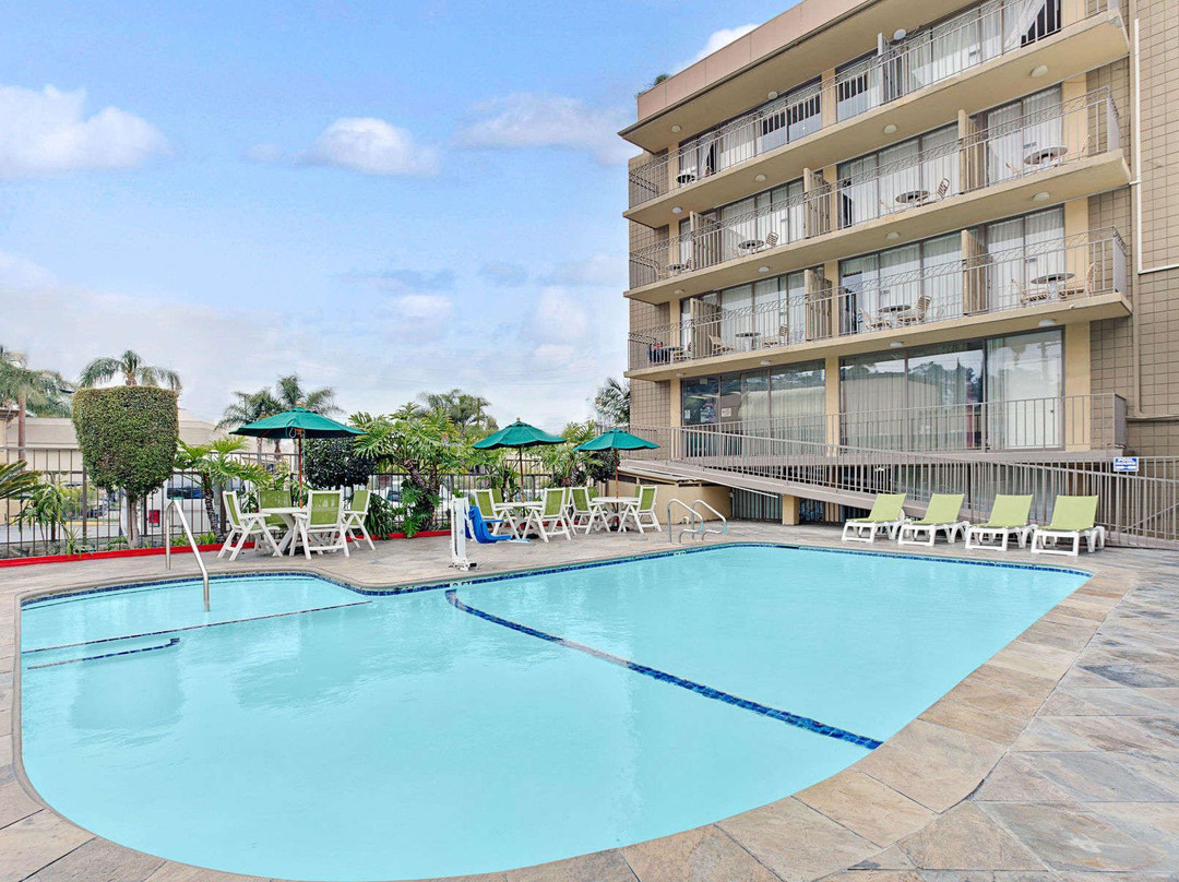 托伦斯/雷东多海滩戴斯酒店