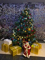 尤日内酒店主图