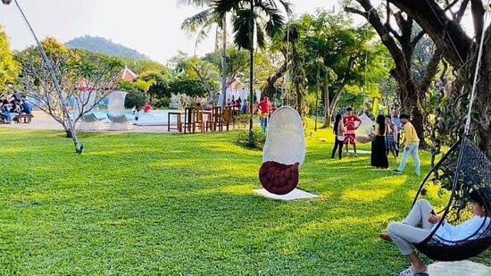 Royal Mayura Resort Hotel主图