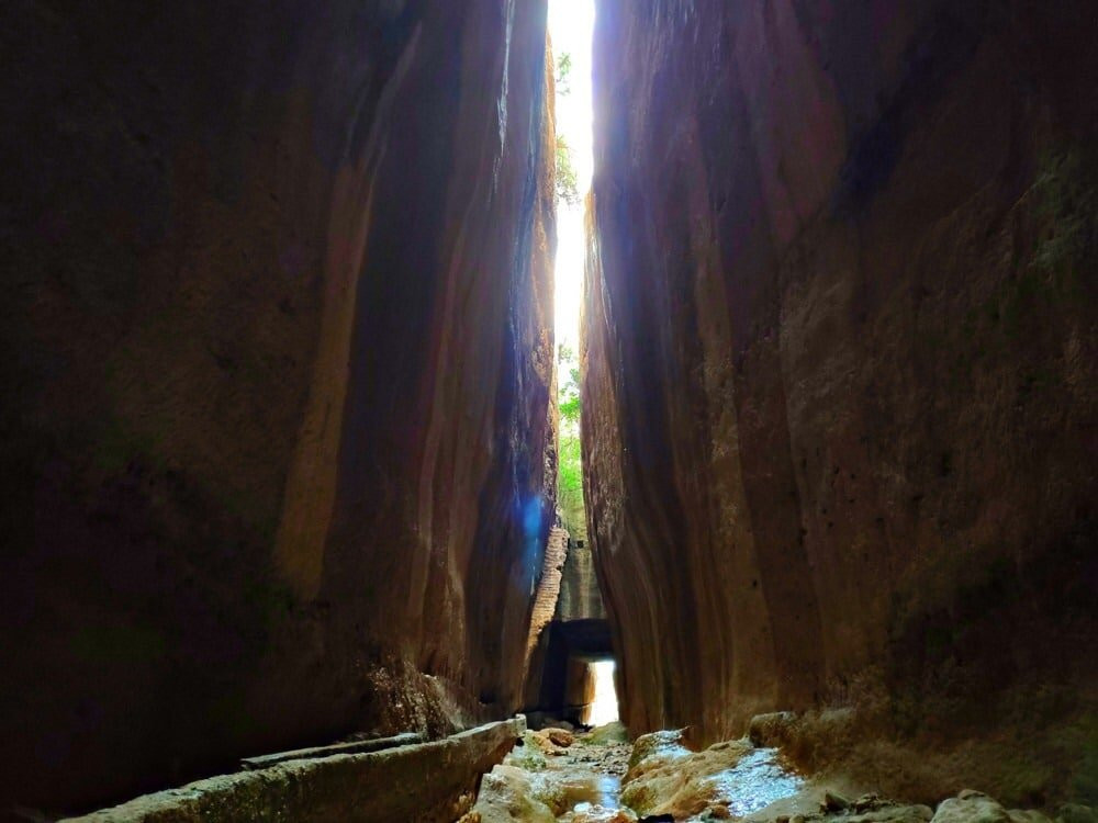 Vespasianus Titus Tunnel景点图片