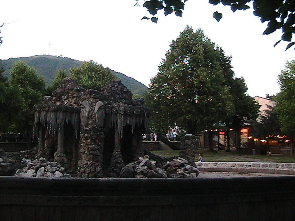 Fountain Dedy-Gnomy-Skazka景点图片