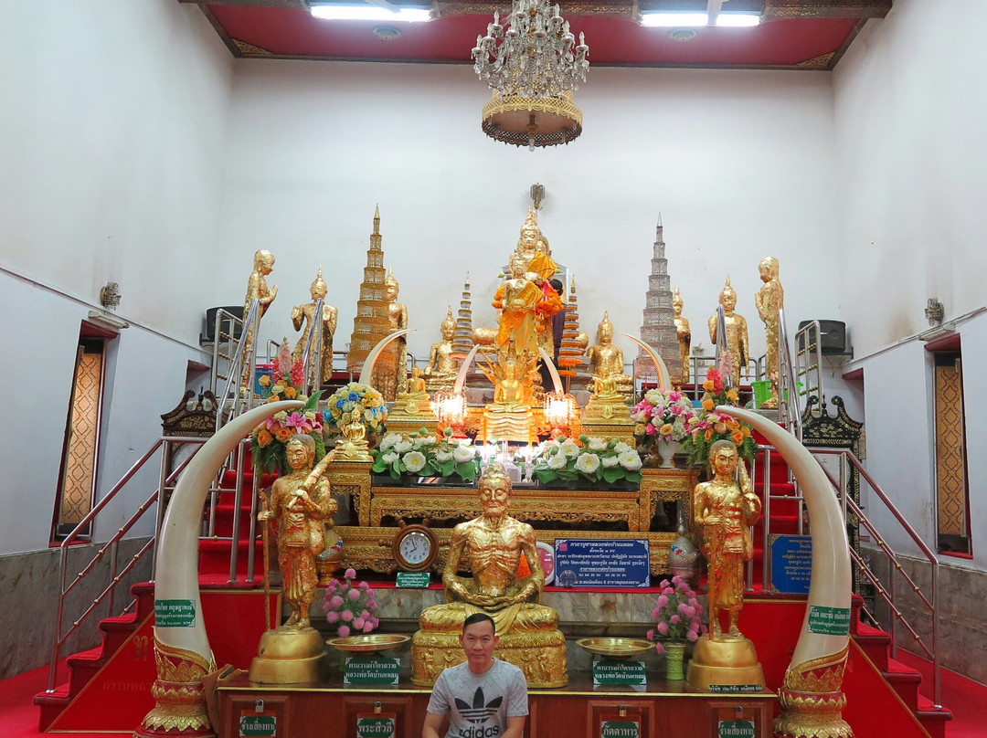 Wat Ban Laem or Wat Phet Samut Worawihan景点图片