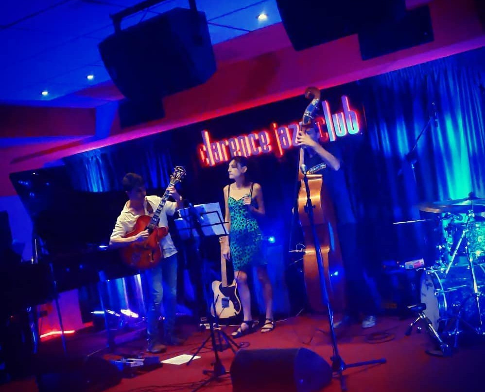 Clarence Jazz Club-托雷莫里诺斯必去景点