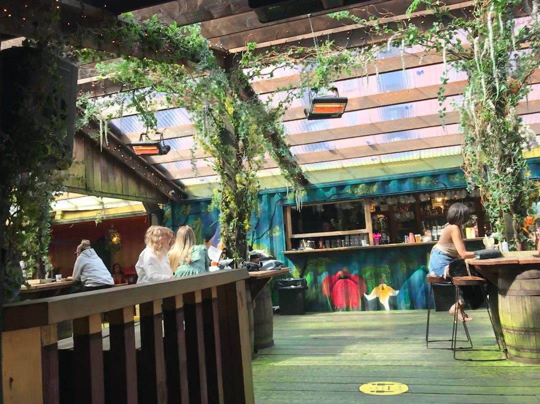 Birdies Bar
