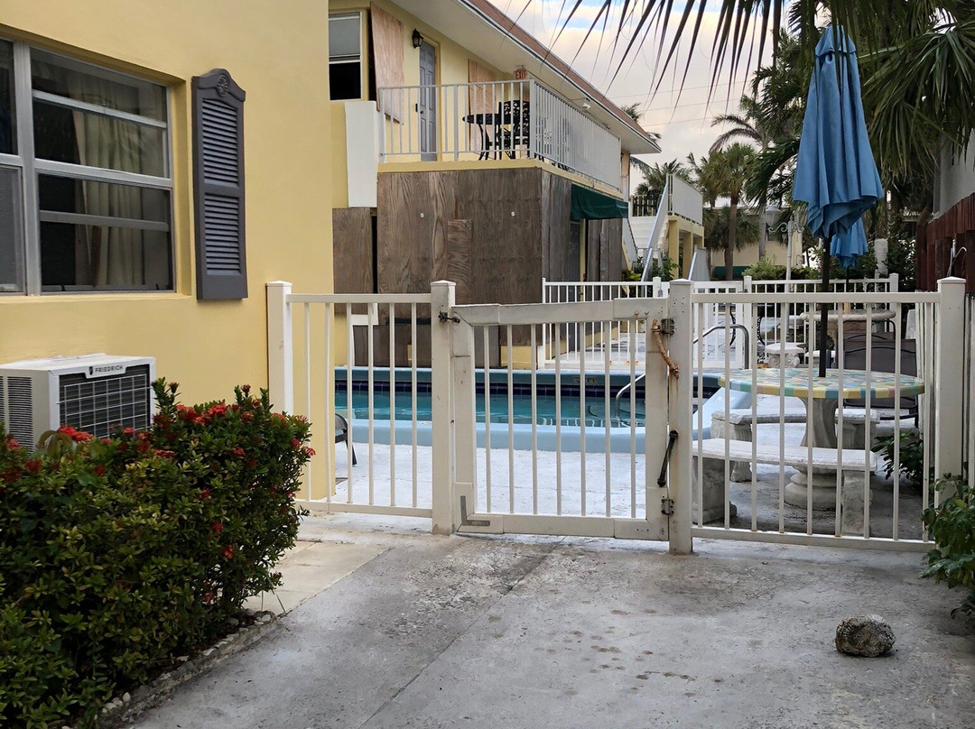 迪杰海滩度假酒店主图