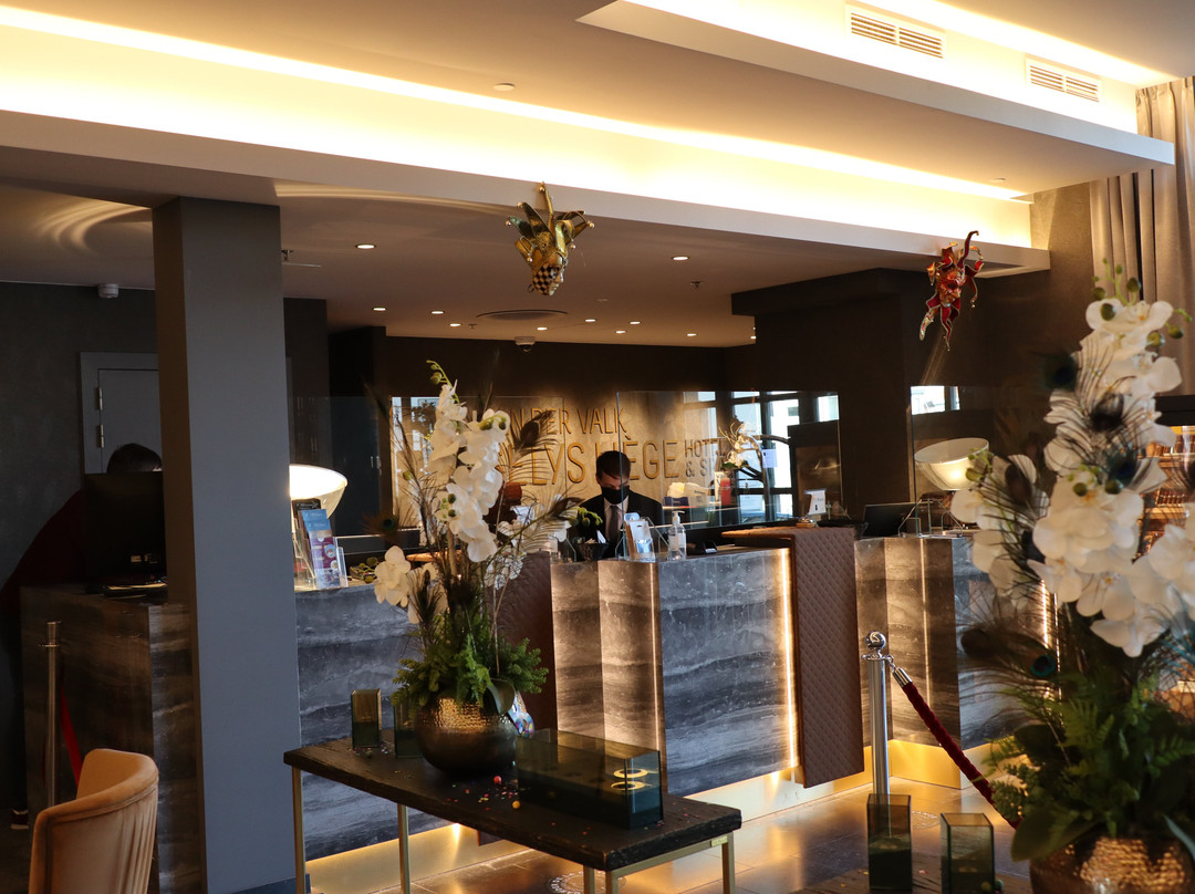列日皇冠假日酒店主图