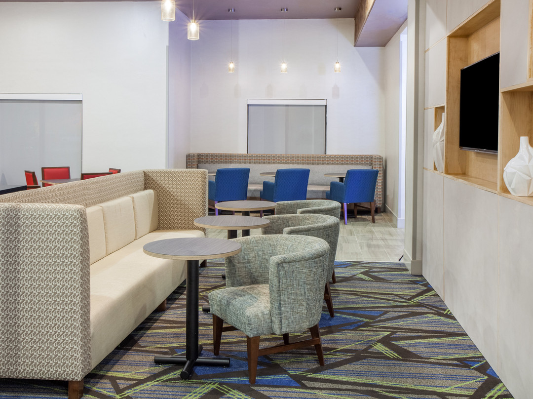 Holiday Inn Express & Suites Texarkana By IHG主图