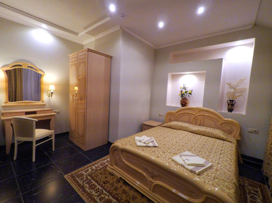 Parfenon Mini-Hotel