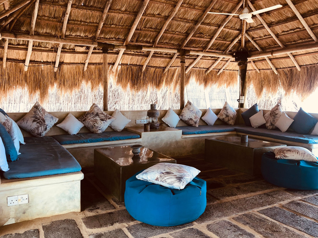 海豚海滩度假村主图