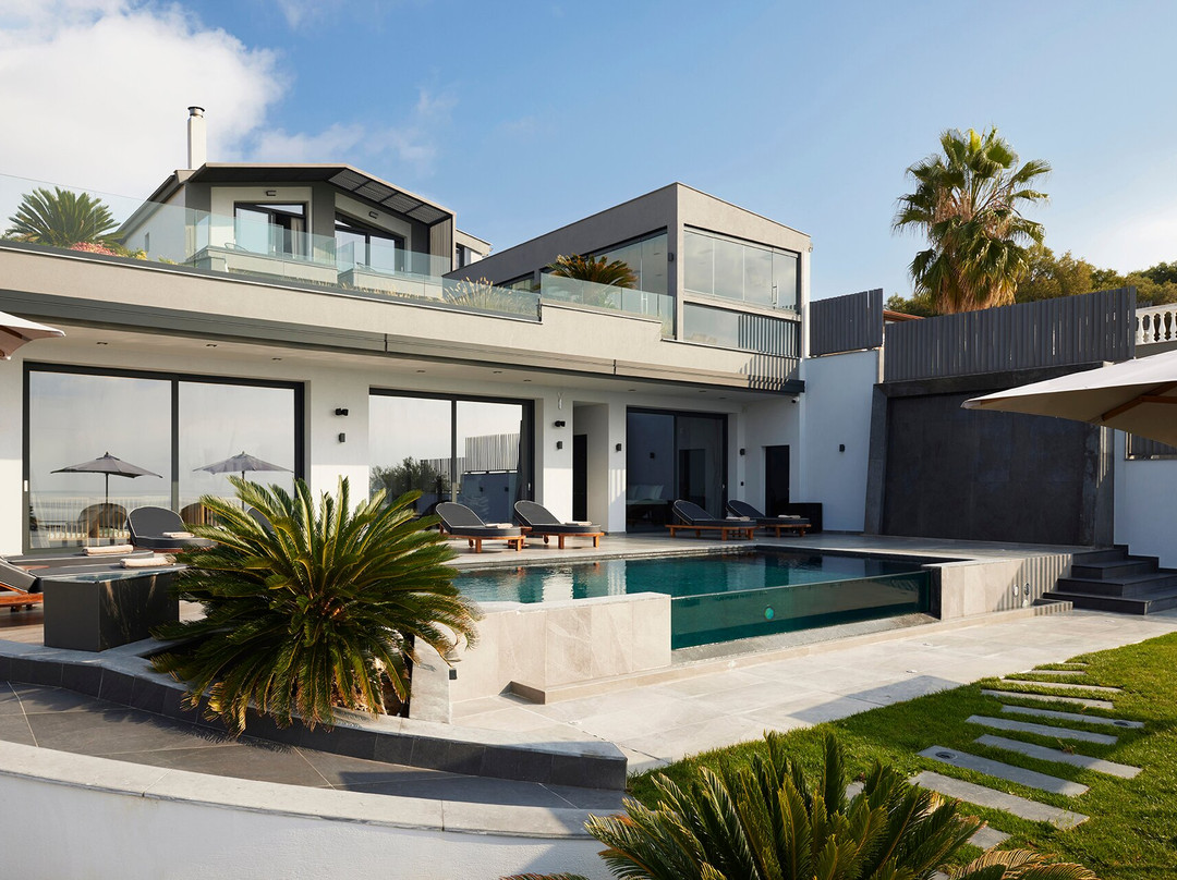 Villa Omnia - Luxury Bound On Earth