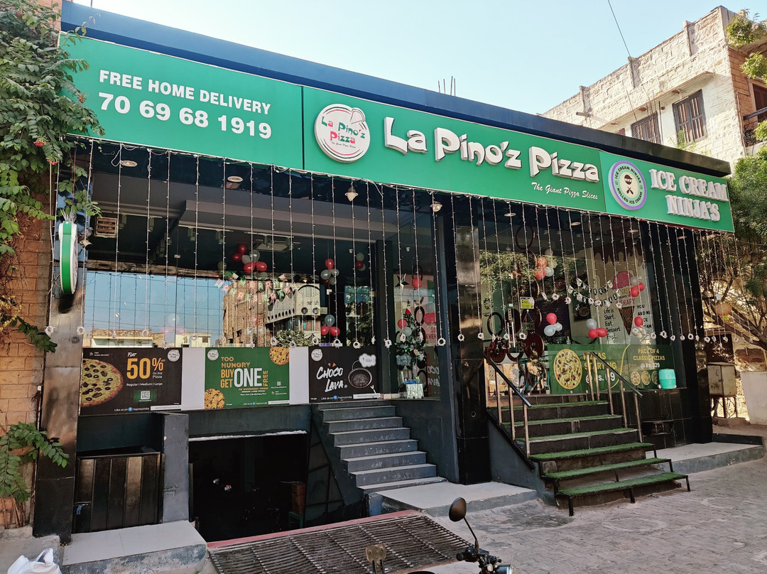La Pino'z Pizza Sardarpura
